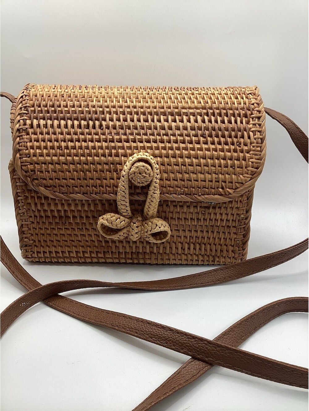 Modcloth Cute Handmade Hard Body Woven Bag Purse Tan Faux Leather Strap B7 - Picture 2 of 8